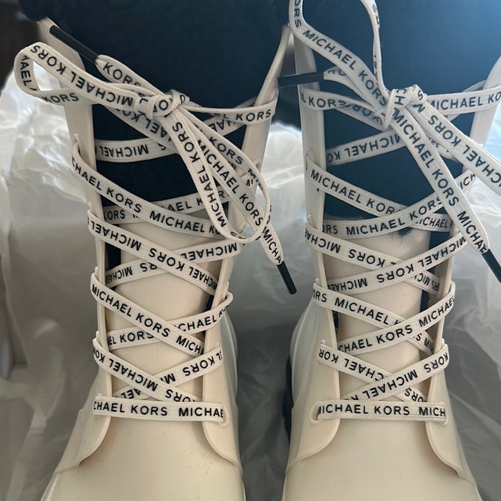 Michael Kors White and Black Lace Up Rain Boots - Picture 4 of 7